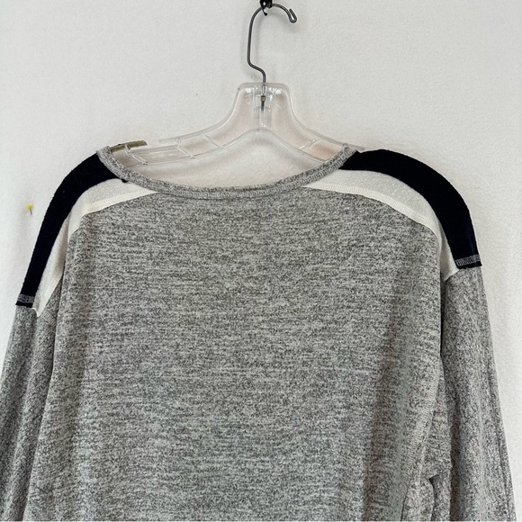 Abercrombie & Fitch Long Sleeve V Neck Sweater Womens Small Grey - Picture 8 of 9